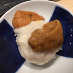 晶 - 10貫目は新作！裏ごしした白子にウニがのっています。これは一度食べて実感して下し。