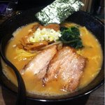 麺屋 立葵 - 豚骨ラーメン 700円