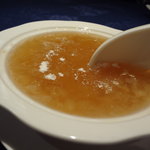 中国薬膳料理 星福 - 真珠粉入りフカヒレスープ