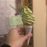 ジェラテリア アクオリーナ - 抹茶のジェラートソフト（650円）税込