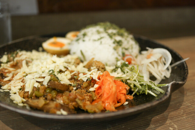 Curry Miyoshi photo 2