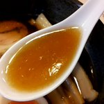 中華そば 慈庵 - 鶏チャーシューそば醤油（スープ）