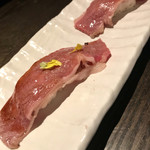 SUSHI＆GRILL SOUYA - 甘くてジューシーな炙り肉寿司。