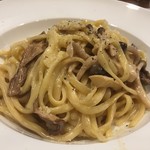 カンピオーネ - ボルチーニ茸ときのこのクリーム生パスタ　1300円