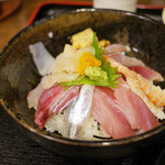 魚ぞう - スーパー海鮮丼 ¥1,000
