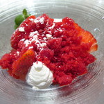 Le vrai - クレームダンジュ（フロマージュブランのムース、自家製ヨーグルトのソルベ、イチゴのグラニテ）