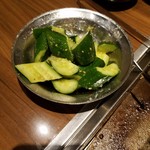 焼肉 ジャンボ - ざっくりきゅうり　400円