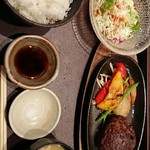 泰元食堂 - ハンバーグ定食