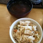 Tonkatsu Tamafuji - 炊き込みご飯と赤出汁の味噌汁