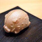 じき 宮ざわ - 干支、猪のもなかでした。