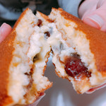 中尾清月堂 - クリームチーズ味  バターとあんこと三位一体♡（小豆あん、バター、クリームチーズ）