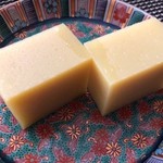 舟和 - ◆芋ようかん・・甘さ控えめで美味しい。このままでも美味しいですが、 フライパンでバターと共に焼くとスイートポテトのような味わいになりそれも美味しい