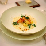 オーベルジュ・ド・リル トーキョー - 魚料理
      的鯛のポワレ 大麦，カボチャ，烏賊のフリカッセ シェリーの香るカラスミのエミュルッション
