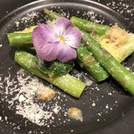 ろっかん - アスパラと芽キャベツ
