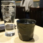 炭火串焼 よね - 六代目百合(ロック)とお冷や