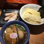 つけそば 神田 勝本 - 特製清湯つけそば1,030円＋チャーシュー300円