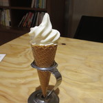 カフェローカル - 薫る野牧場のソフトクリーム