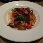 ロイヤルガーデンカフェ - 茄子とマッシュルームのトマトソース