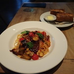 ロイヤルガーデンカフェ - 茄子とマッシュルームのトマトソース