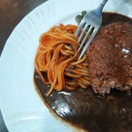 付け合わせのナポリタンも美味い！