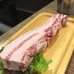 ヨプの王豚塩焼 熟成肉専門店 - 熟成サムギョプサル