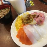 那須　森のビール園 - 自分で盛る海鮮丼