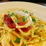 キミドリ - 〈パスタセット〉赤エビとフレッシュトマトと新玉ネギのオイルソース  1300円