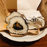 小松 弥助 - お持ち帰りのおにぎりです♪