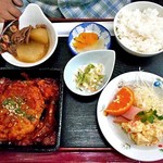 Meshikui Dokoro Fukuyoshi Shokudou - 日替わり定食（ハンバーグ）
