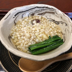 Niiza Kurama - 旬の野菜料理
                        〜お出汁ひたひたの中には、たっぷりの蕎麦の実、そして人参、さつまいも、じゃがいも