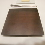 カンテサンス - パン皿とバター