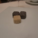 カンテサンス - 芥子の実をまぶしたチョコレート