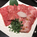 京都牛焼肉 すみれ家 - 吟撰カルビ(タレ)