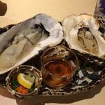 光悦 - 生牡蠣と焼き牡蠣