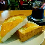 カフェうえすたん - ダブルチーズトースト（略してだぶちい）（350円）