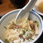 つけ麺 舞 - 麺を完食して余ったつけ汁に、とりめしを投入♪