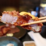 とんかつ マンジェ - 辛子と一緒に食べました(*´艸`*)