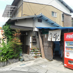 長楽 - 2012.8.13に讃岐うどん巡り=3=3=3
＊セﾙﾌ 9-14時 P7台 日曜定休
GW中も日曜休
年末年始 12/30-1/5休
◇かけ+かき揚げ､しょうゆ
◇ｲﾘｺ出汁