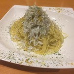 MILLE FIORI - 釜揚げしらすとカラスミのアーリオオーリオ（大盛）