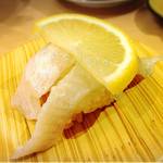 回転寿司 沼津 すし之助 - 活〆ひらめ塩レモン