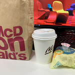 McDonald's - 2019/01 ソーセージマフィン 100円とスマホの日本マクドナルド公式アプリのクーポンで 、プレミアムロースト コーヒーの ホット（M）150円→120円