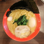 一刀家 - 豚骨醤油ラーメン(700円、真上から)