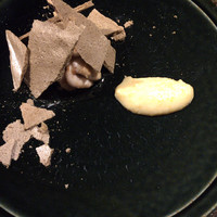 和琉料理 さりぃ - 鱈白子のソテーと烏賊墨のメレンゲ 群馬産柚子のソース