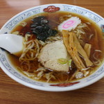 ひかり - ラーメン(500円、斜め上から)