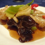 中国薬膳料理 星福 - 白身魚と山くらげの黒酢炒め