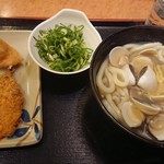 讃岐製麺 - 蛤うどんとアジフライ、いなり寿司(税込合計830円)