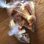 アンデルセン - キャラッキー
ミニクロワッサン（7ケ入  150円税抜）