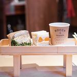 ロッカ&フレンズ パピエ キョウト - タマゴサンドの白味噌山椒、オレンジとほうじ茶クリームのフルーツサンド、紅茶