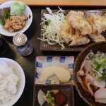 うどん処　あしほ - とりの天ぷら膳セット、800円。