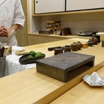Sushi Matsuyama - 清潔な店内